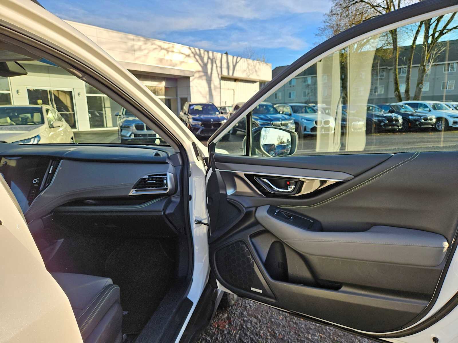 Used 2024 Subaru Outback Onyx Edition image 10