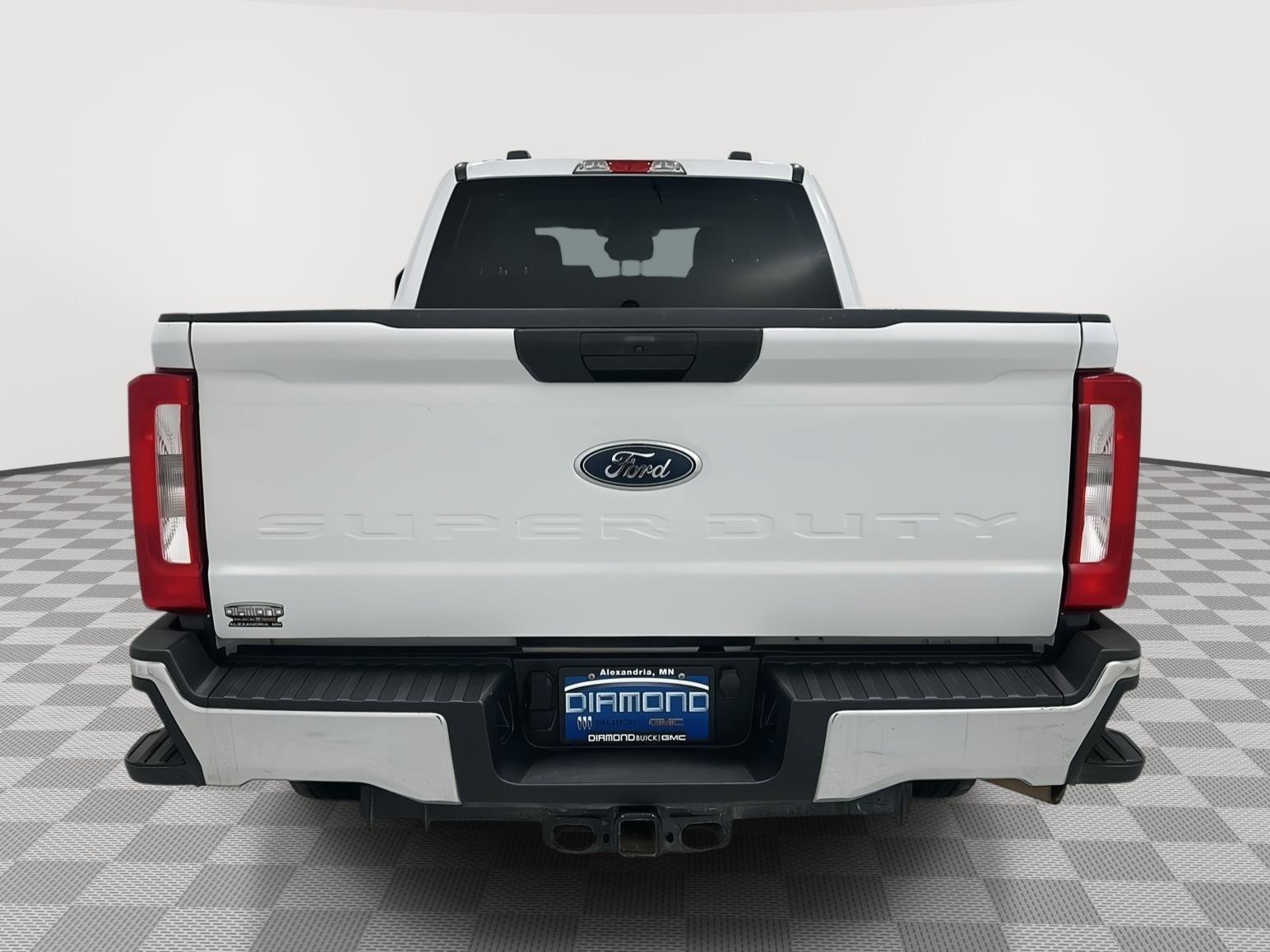 Used 2023 Ford F250 XLT w/ FX4 Off-Road Package image 4