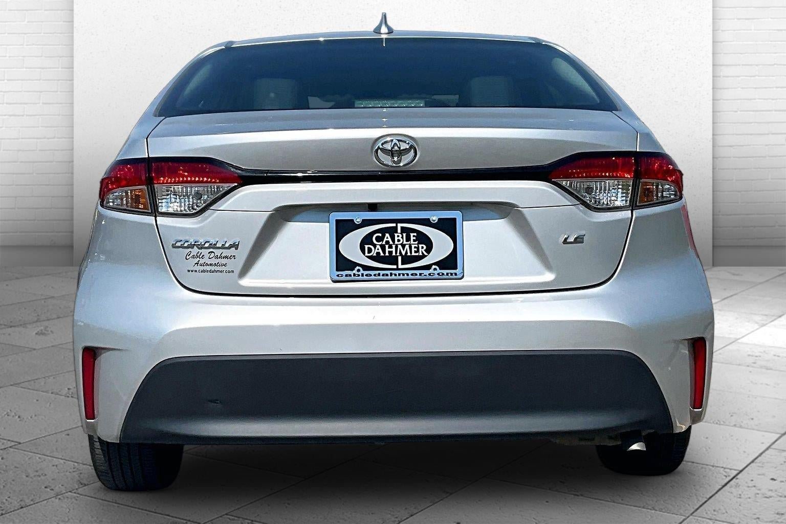Used 2025 Toyota Corolla LE FWD image 18