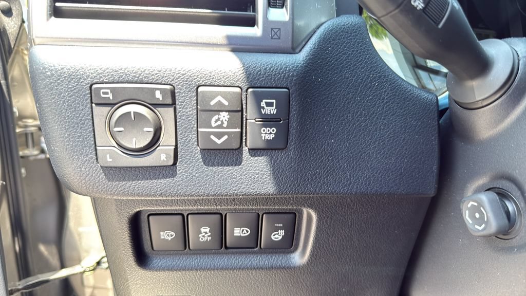 Certified 2023 Lexus GX 460 Luxury w/ Sport Design Package AWD/4WD image 22
