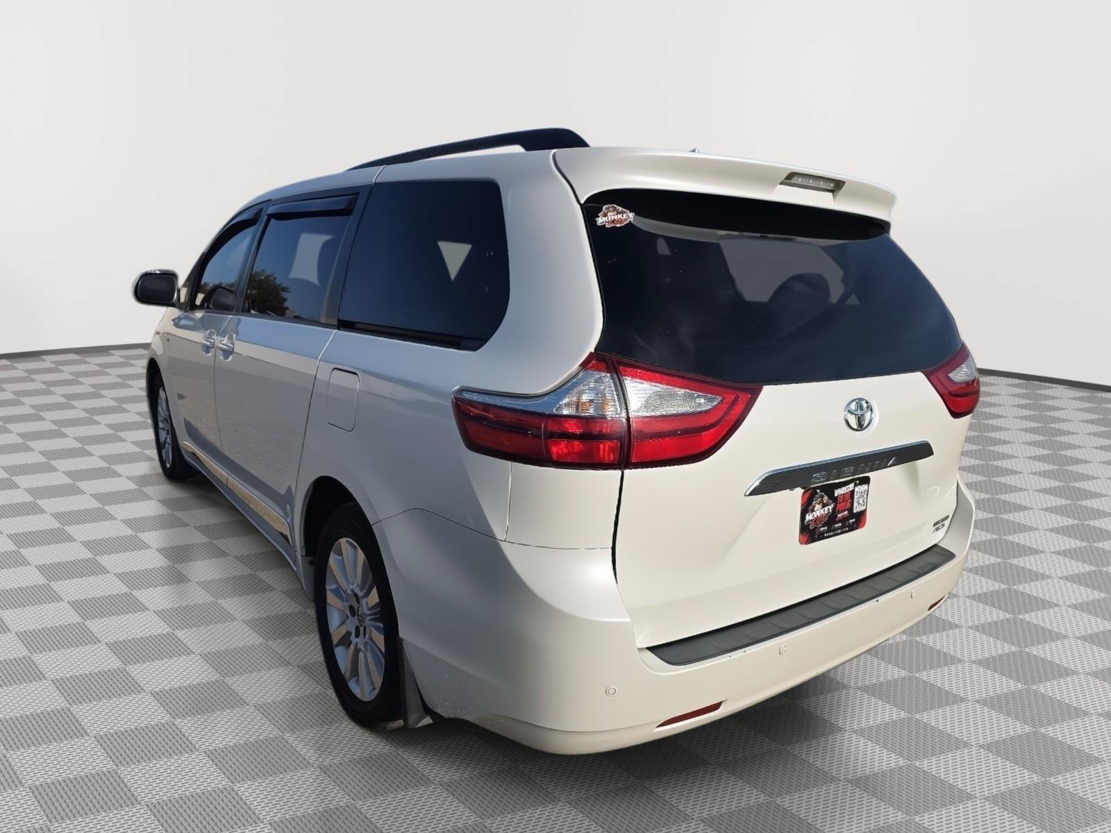 Used 2016 Toyota Sienna Limited Premium AWD/4WD image 6