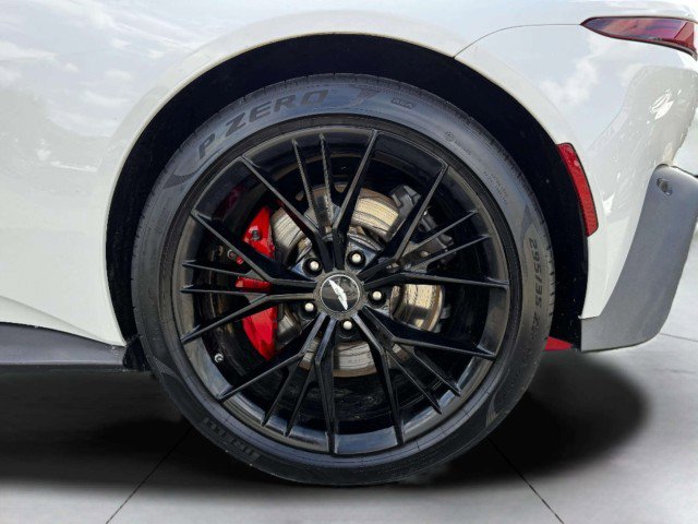 Used 2023 Aston Martin V8 Vantage Coupe image 41