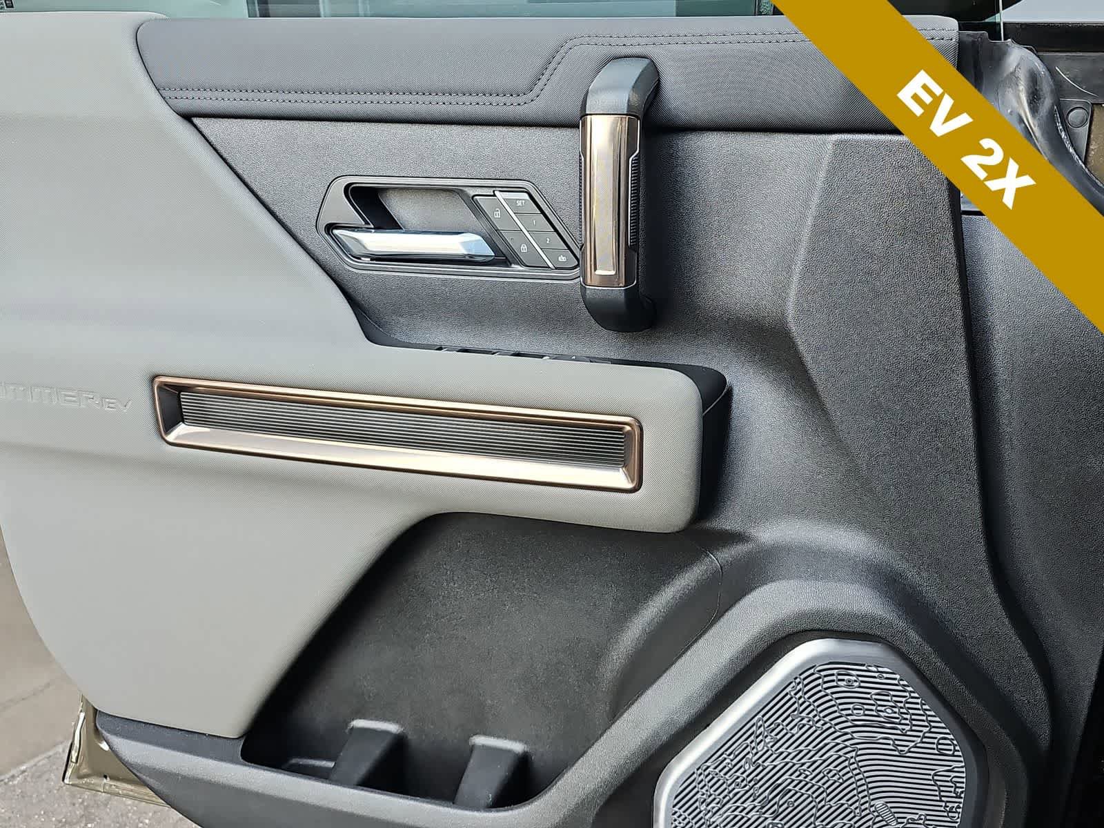 Used 2025 GMC Hummer EV 2X image 28