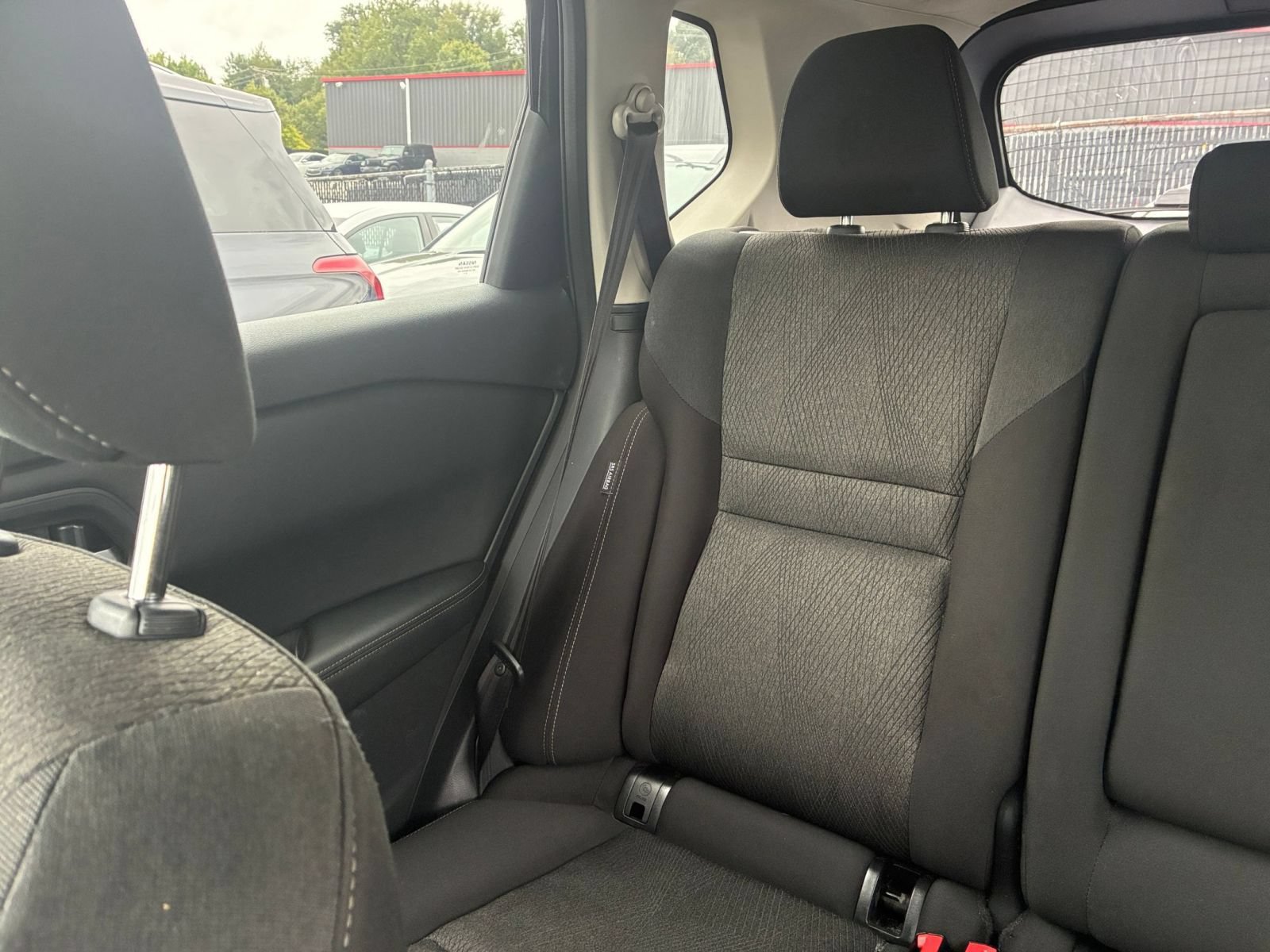 Used 2025 Nissan Rogue SV FWD image 34