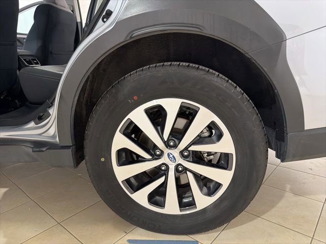 Used 2025 Subaru Outback Premium image 27