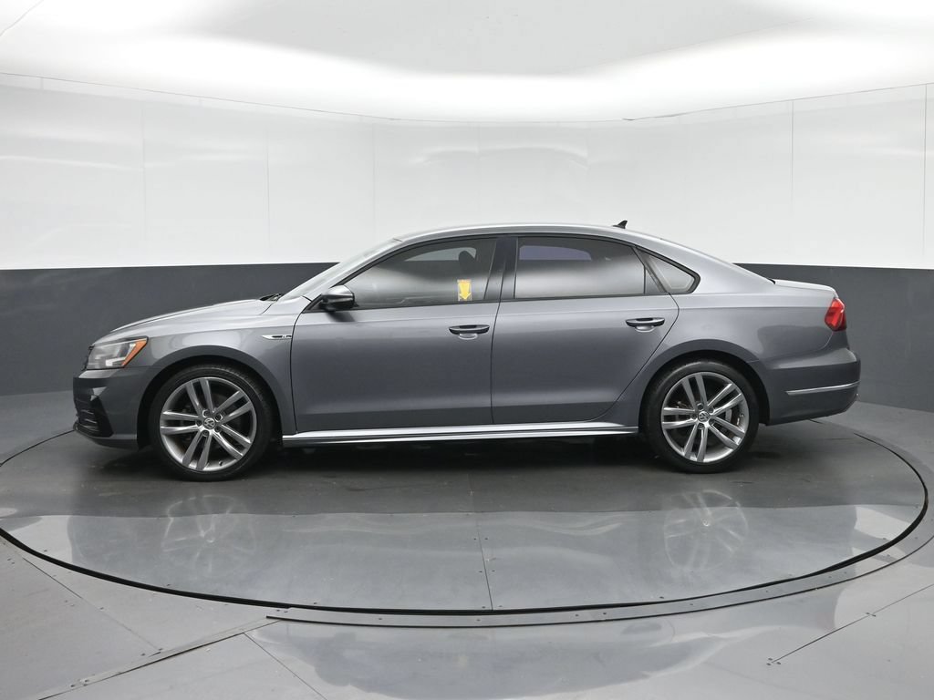 Used 2018 Volkswagen Passat 2.0T R-Line FWD image 4