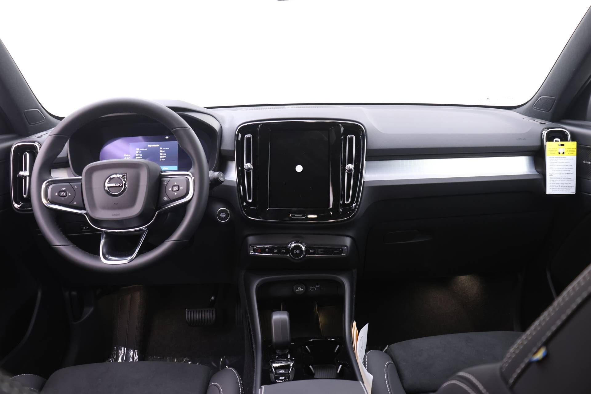 New 2026 Volvo XC40 B5 Ultra w/ Climate Package AWD/4WD image 8