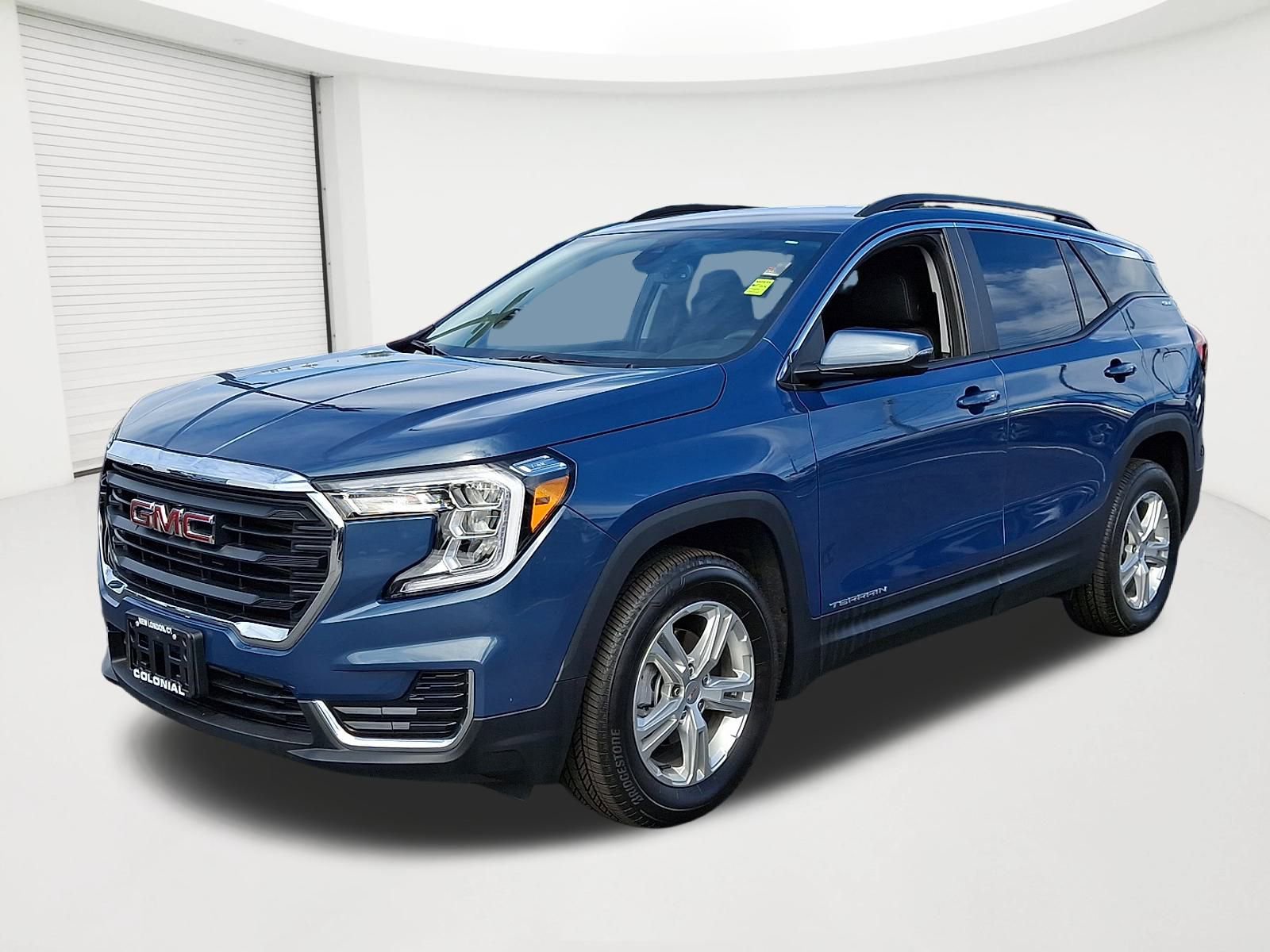 Certified 2024 GMC Terrain SLE w/ Driver Convenience Package image 1