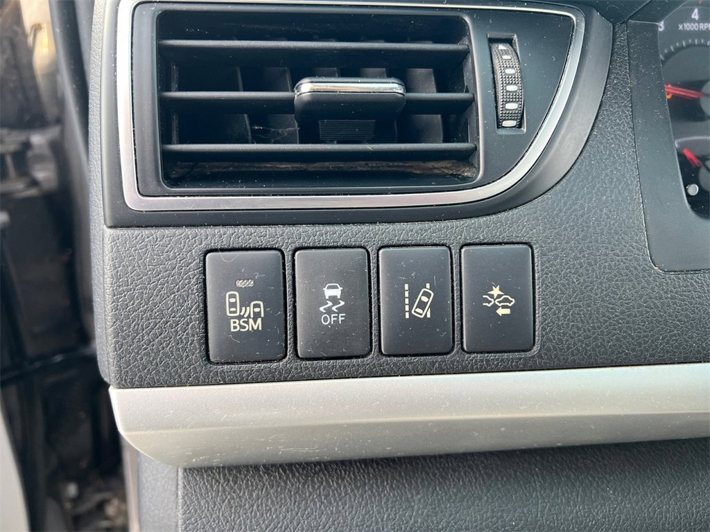 Used 2015 Toyota Camry XSE image 13