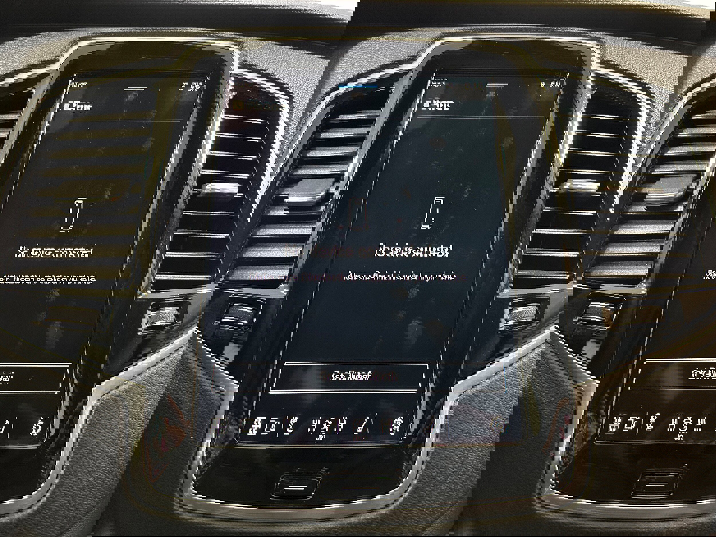 Used 2023 Volvo XC90 B6 Plus image 8