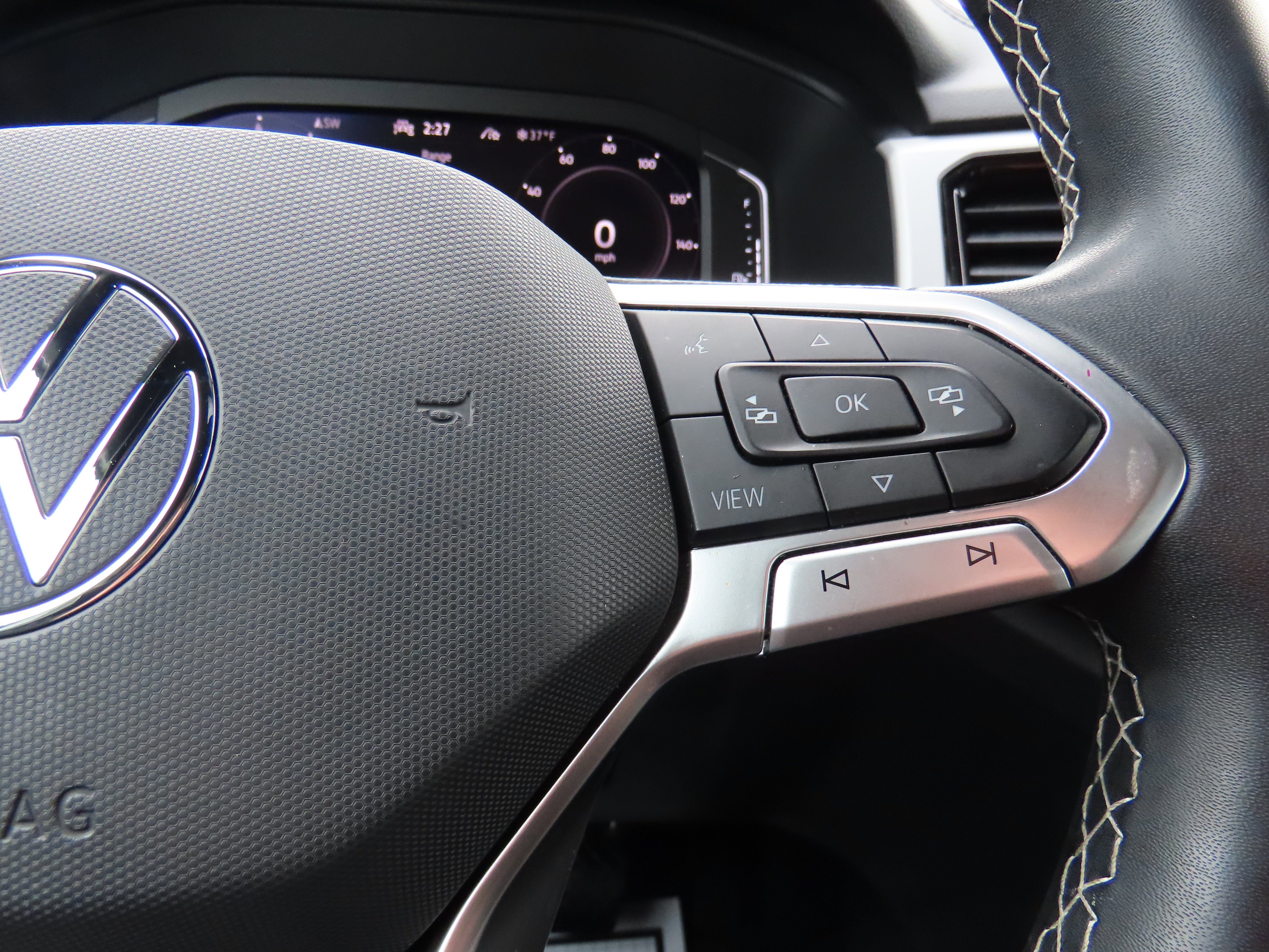 Used 2022 Volkswagen Atlas Cross Sport SE w/ Panoramic Sunroof Package image 35