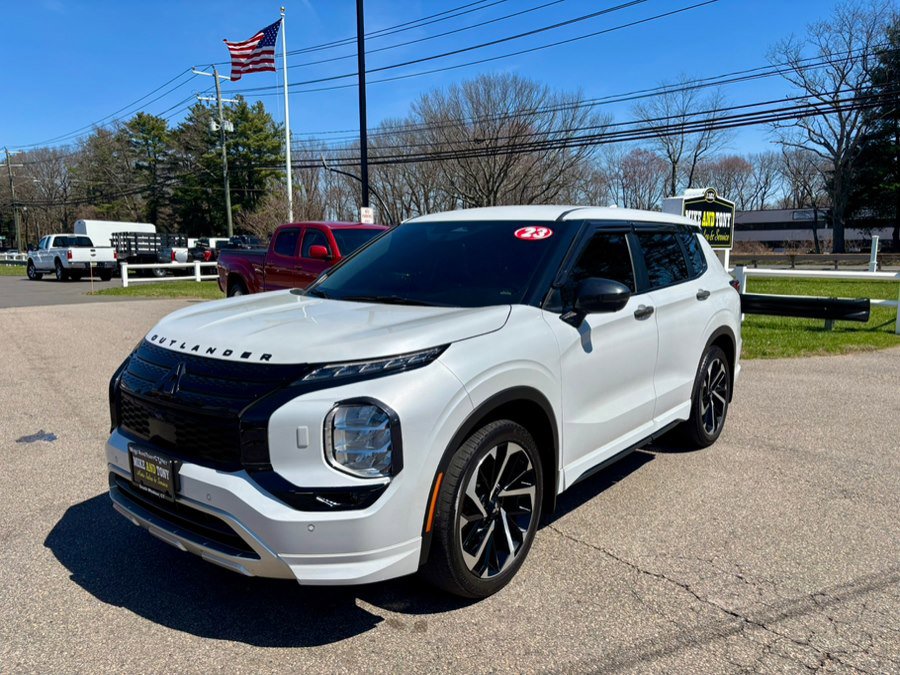 Used 2023 Mitsubishi Outlander SE