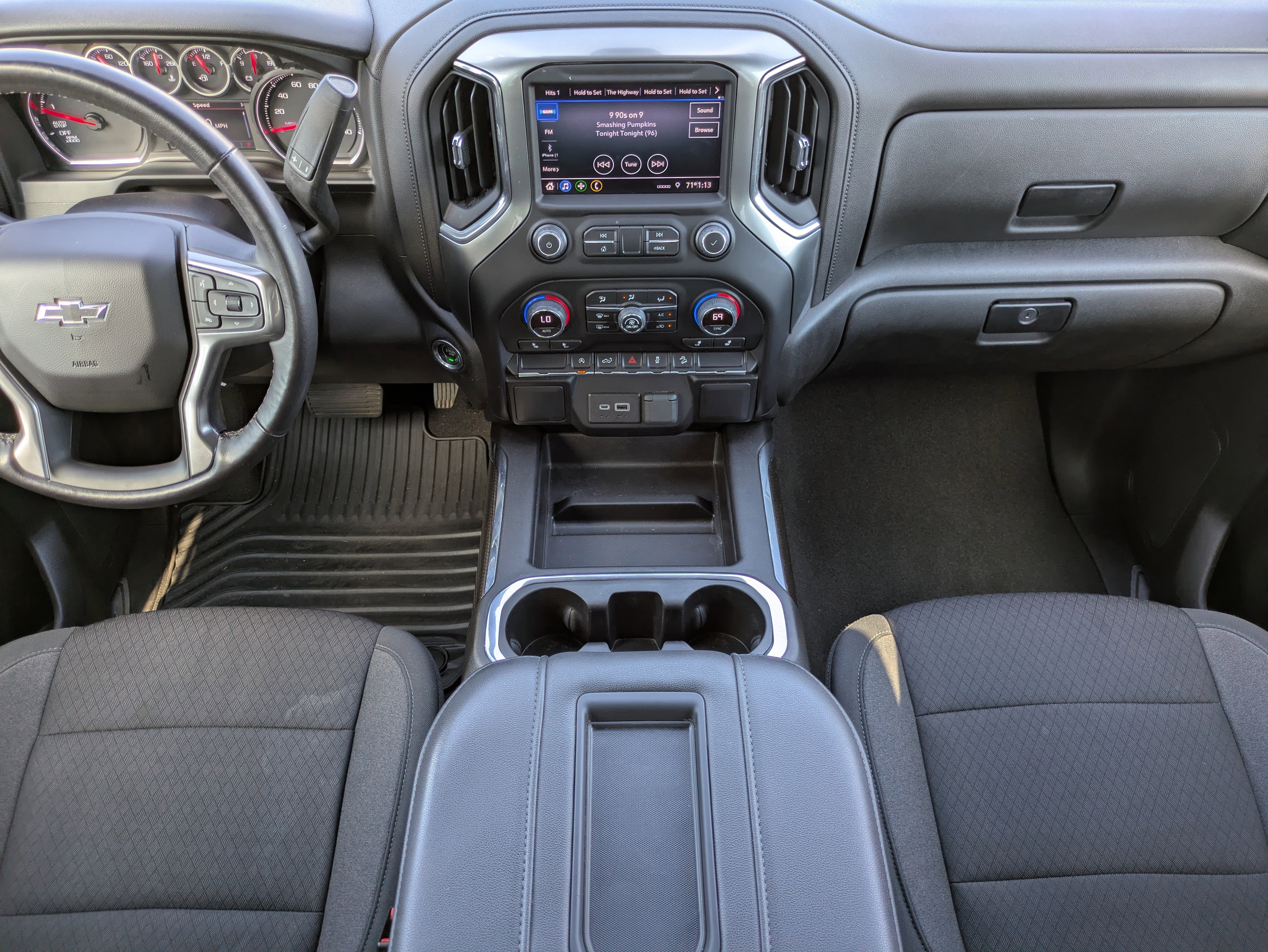 Used 2022 Chevrolet Silverado 1500 RST image 10