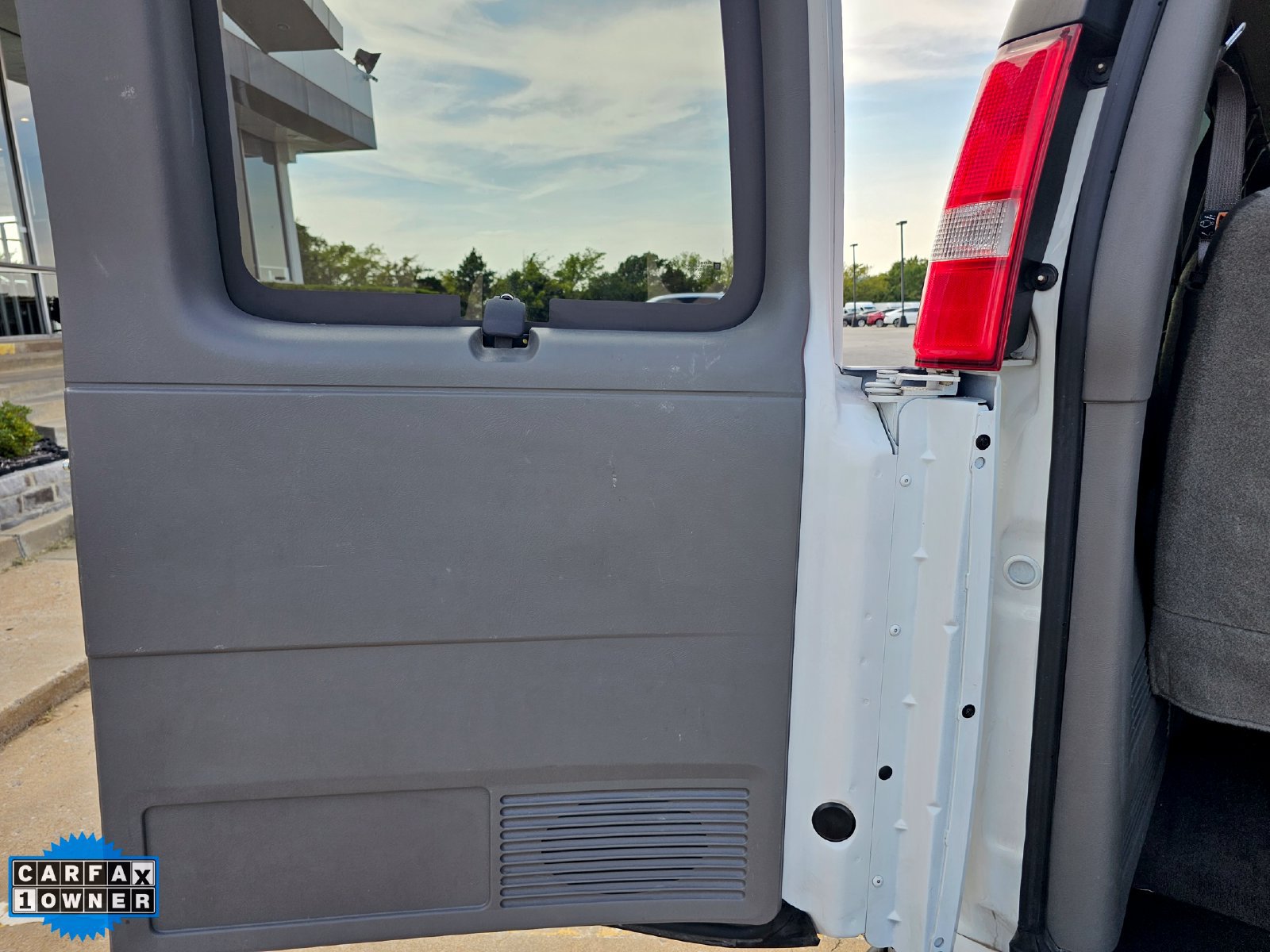 Used 2025 Chevrolet Express 3500 LT w/ LT Preferred Equipment Group RWD image 29
