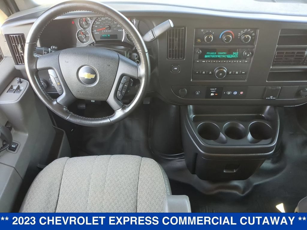 Used 2023 Chevrolet Express 3500 w/ Power Convenience Package RWD image 17