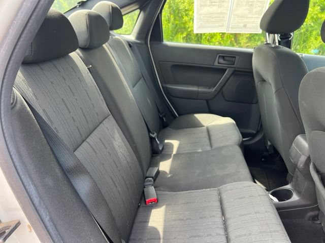 Used 2010 Ford Focus SE FWD image 12