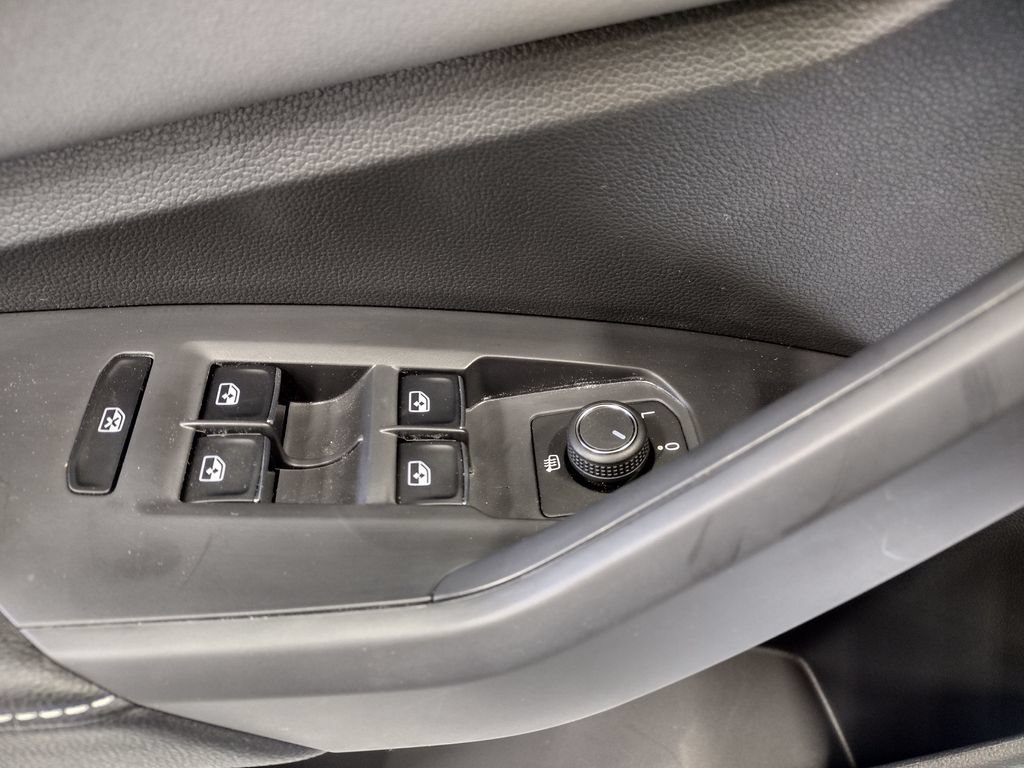 New 2026 Volkswagen Jetta SE FWD image 17