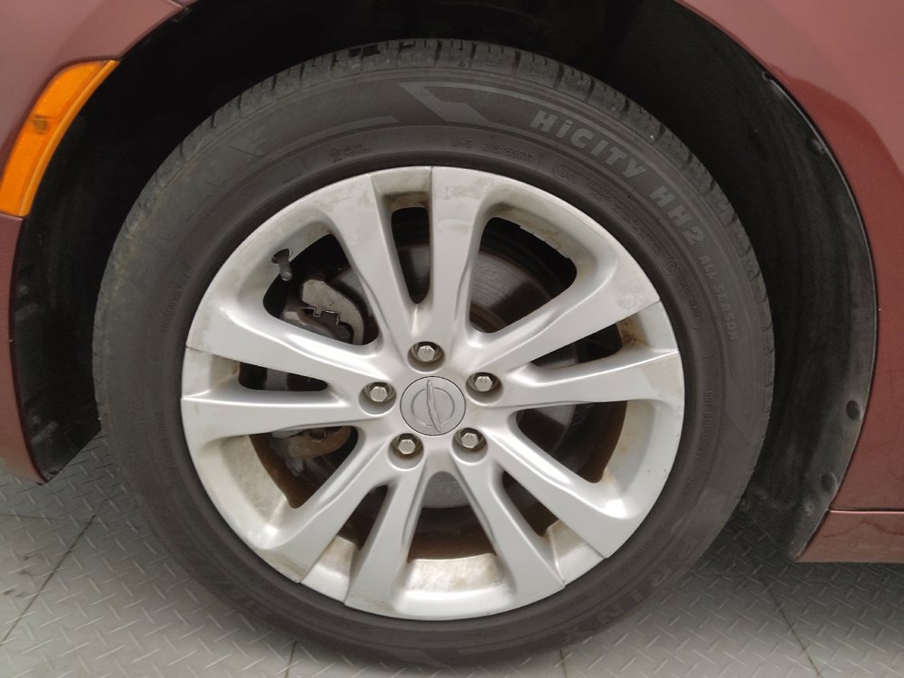 Used 2015 Chrysler 200 Limited w/ Convenience Group FWD image 31