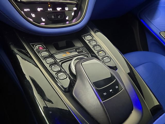 Used 2022 Aston Martin DBX AWD/4WD image 26