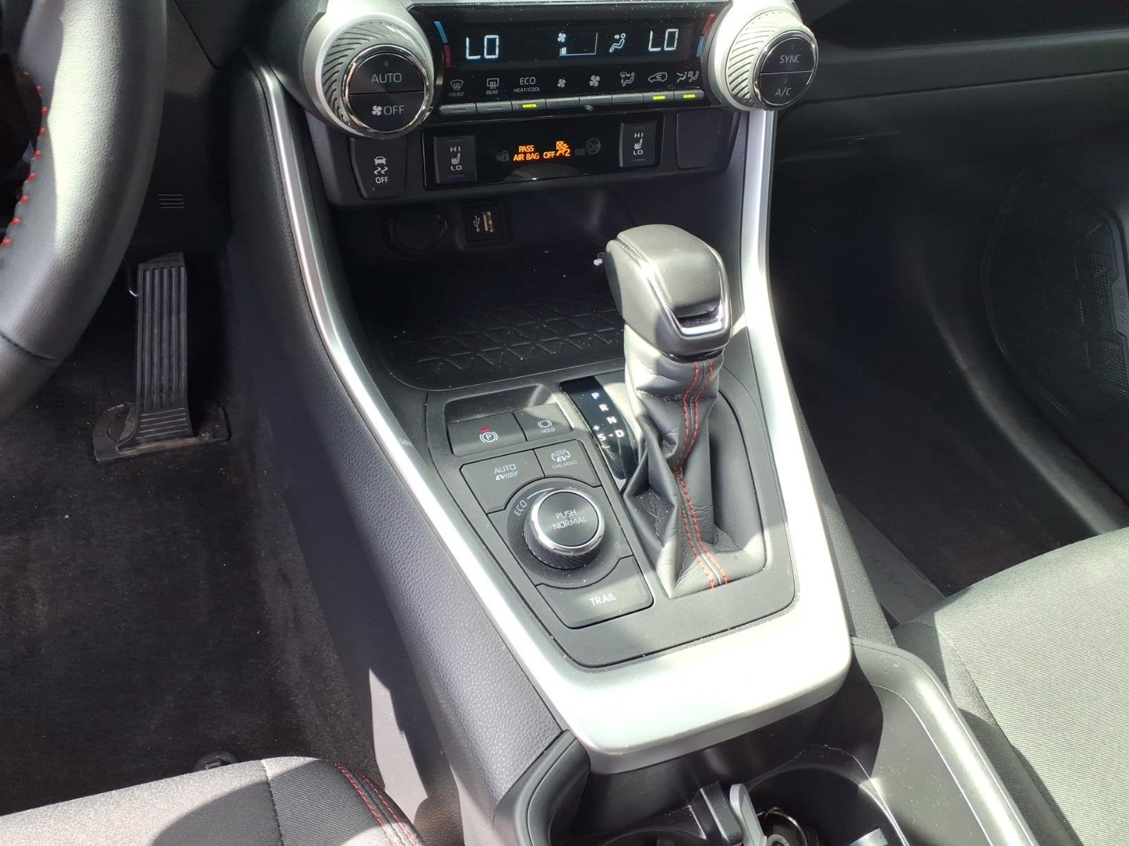 Certified 2025 Toyota RAV4 SE AWD/4WD image 10