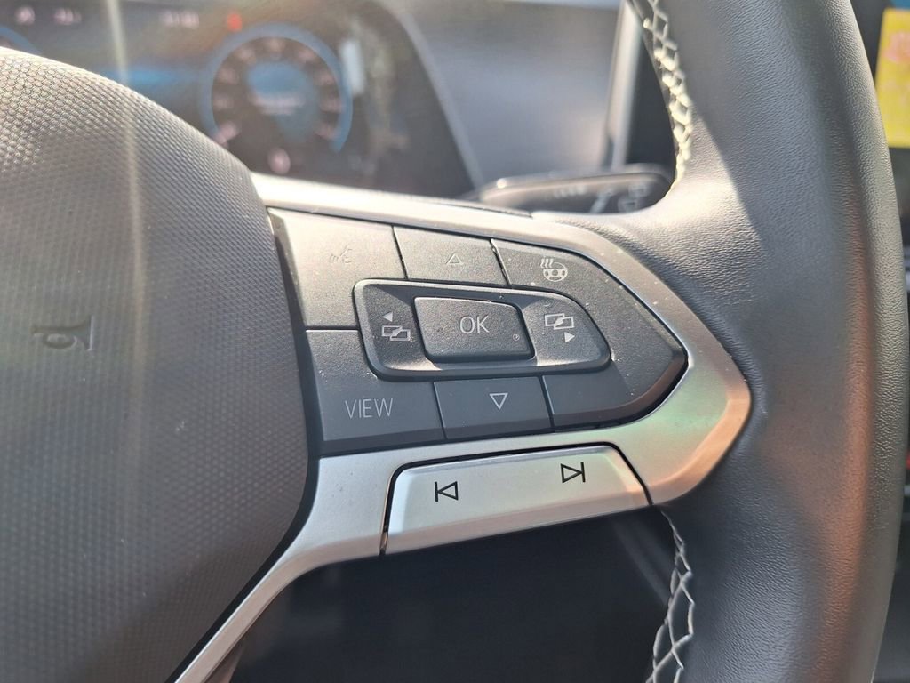 Used 2025 Volkswagen Atlas Cross Sport SE image 14