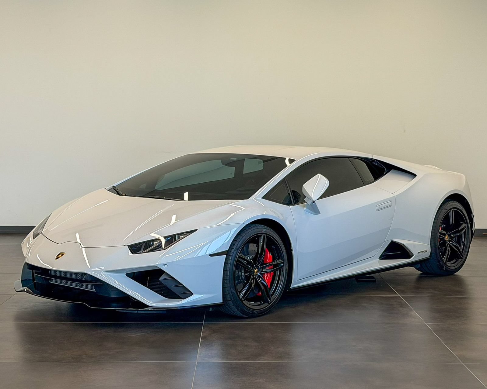 Used 2022 Lamborghini Huracan EVO RWD image 1