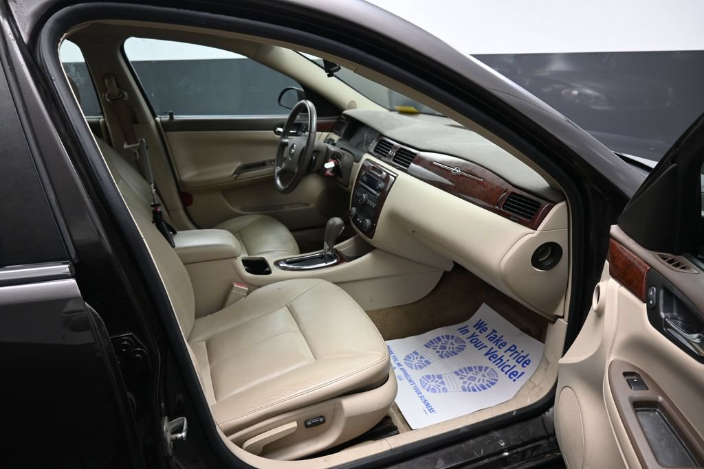 Used 2008 Chevrolet Impala LT w/ Luxury Edition Package FWD image 18