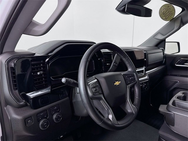 Used 2025 Chevrolet Silverado 1500 LT image 9