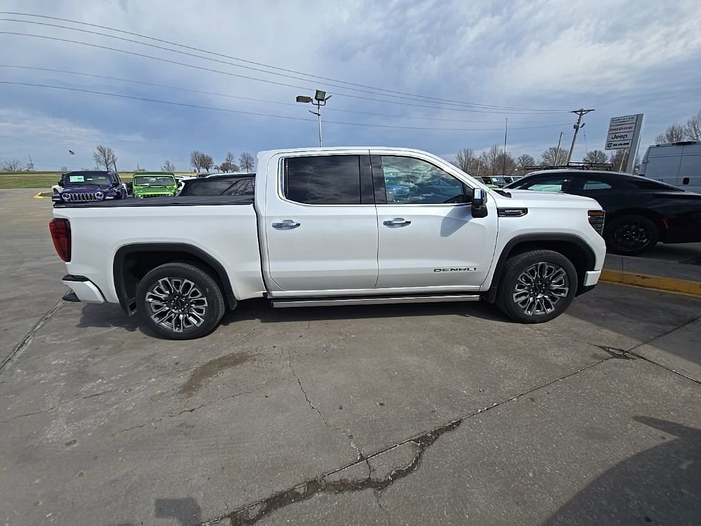 Used 2024 GMC Sierra 1500 Denali Ultimate image 9