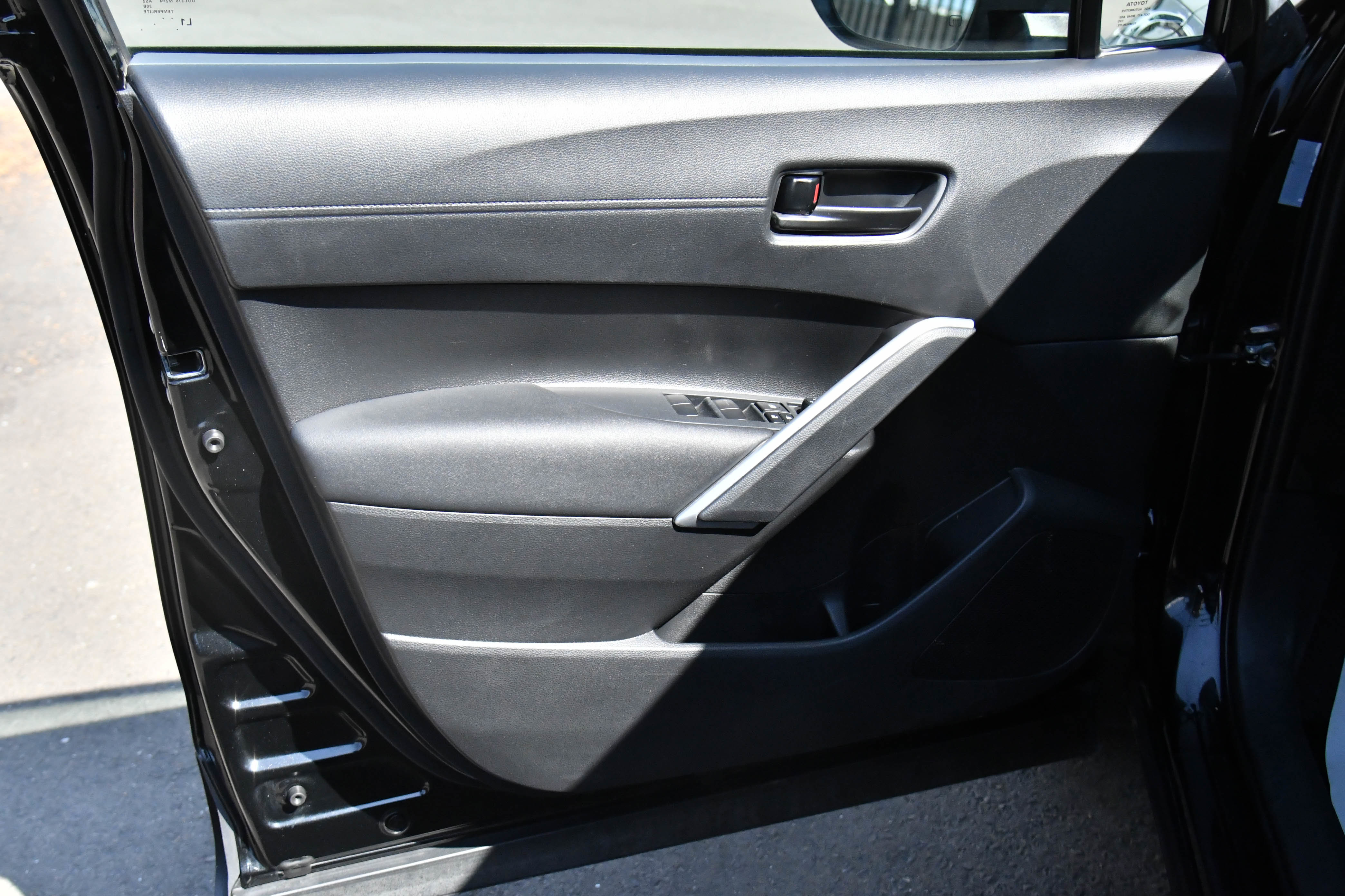 Used 2023 Toyota Corolla Cross LE image 14