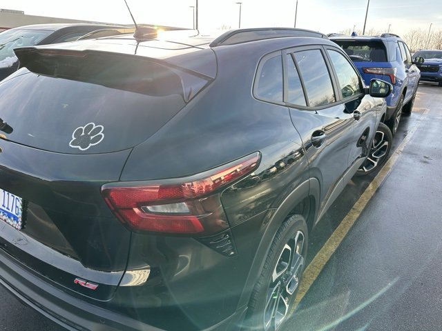 Used 2025 Chevrolet Trax RS w/ Sunroof Package image 6