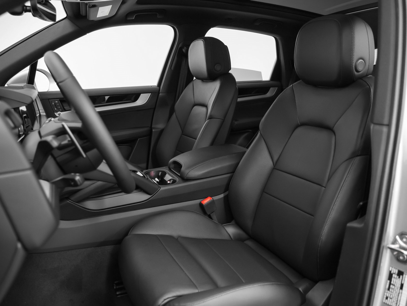 Used 2025 Porsche Cayenne image 42