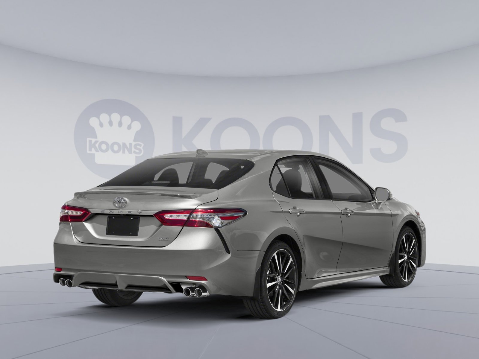 Used 2020 Toyota Camry XSE image 2