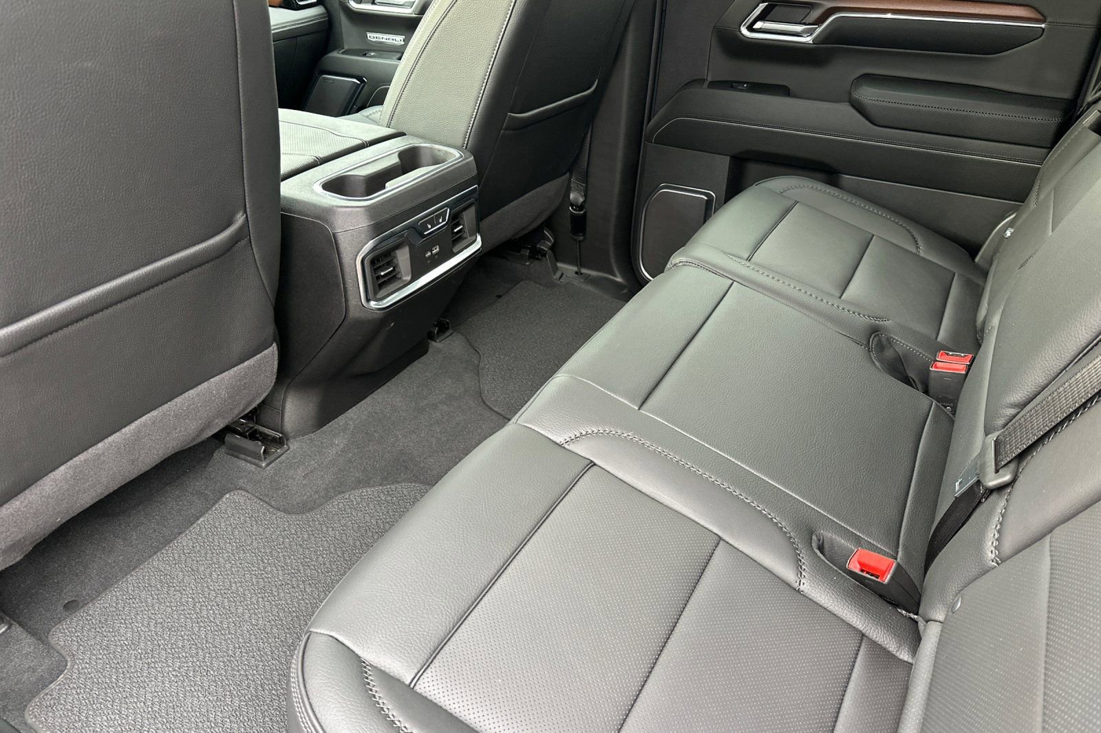 Used 2024 GMC Sierra 1500 Denali w/ Technology Package image 13