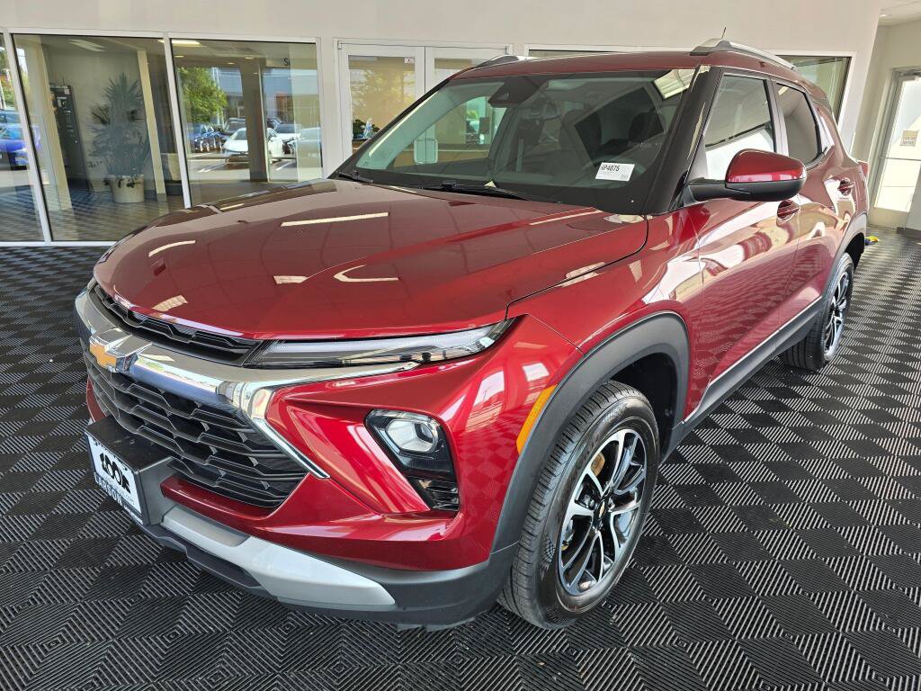 Used 2025 Chevrolet TrailBlazer LT AWD/4WD image 7