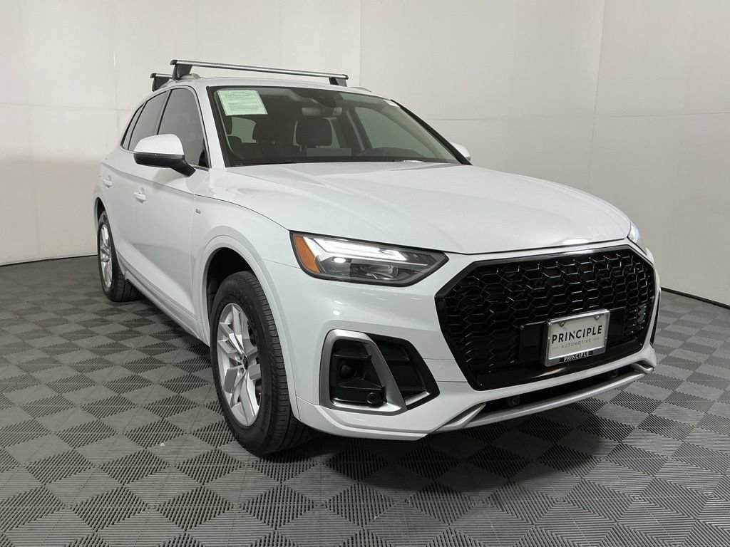 Used 2022 Audi Q5 2.0T Premium w/ Convenience Package AWD/4WD image 4