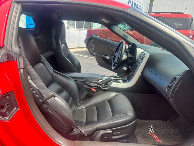 Used 2005 Chevrolet Corvette Coupe w/ Preferred Equipment Group RWD image 20