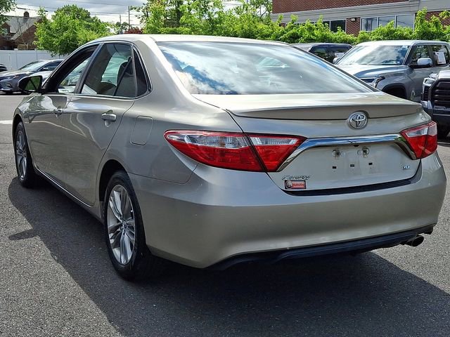 Used 2015 Toyota Camry SE FWD image 4