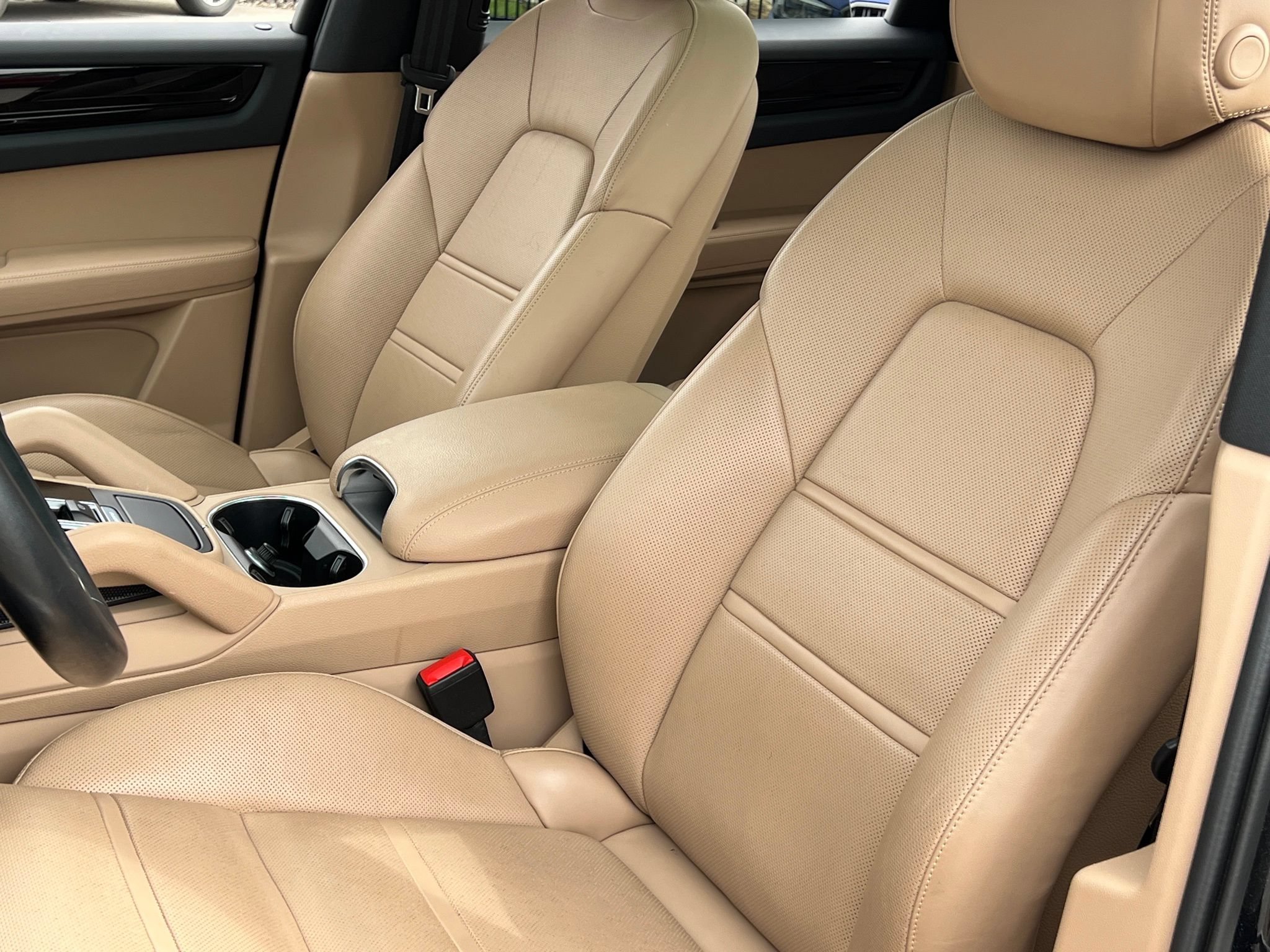 Used 2021 Porsche Cayenne S AWD/4WD image 5