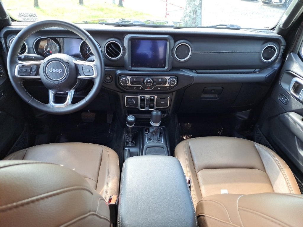 Used 2022 Jeep Gladiator Overland w/ Popular Equipment Package image 8