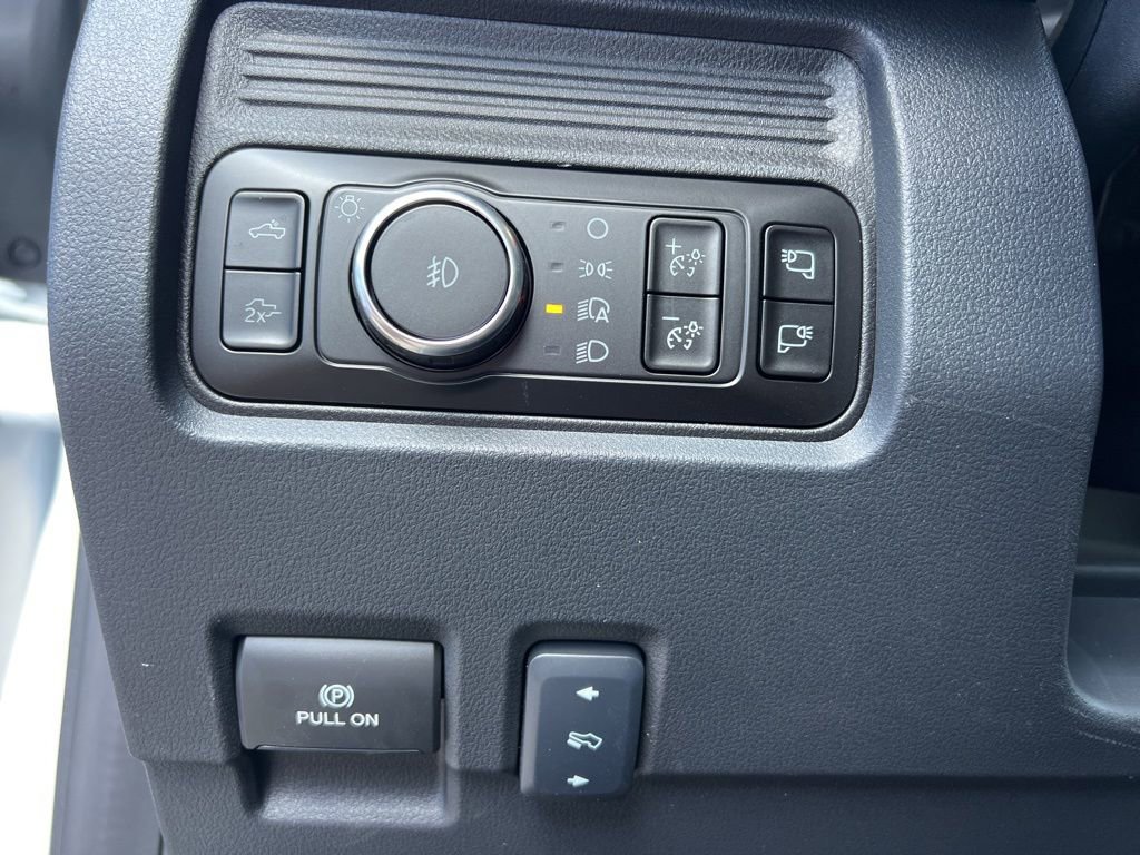 New 2026 Ford F250 Lariat w/ Black Appearance Package image 18