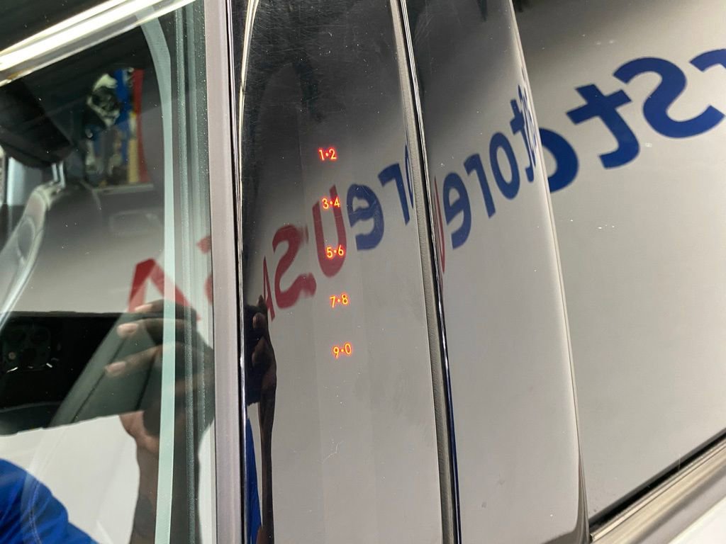 Used 2023 Ford Explorer Limited image 6