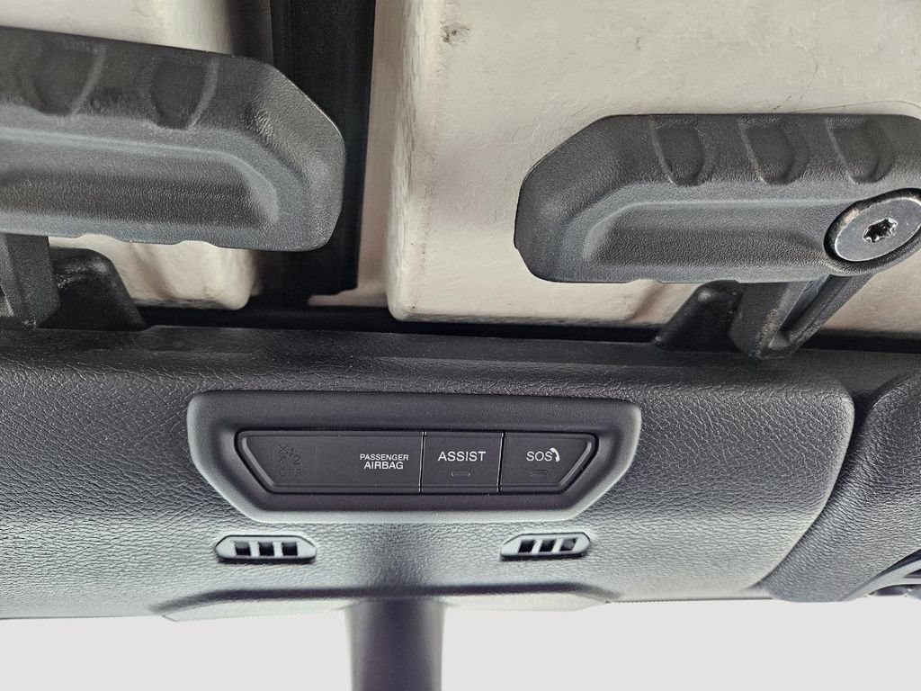 Used 2023 Jeep Wrangler Unlimited Sahara AWD/4WD image 19