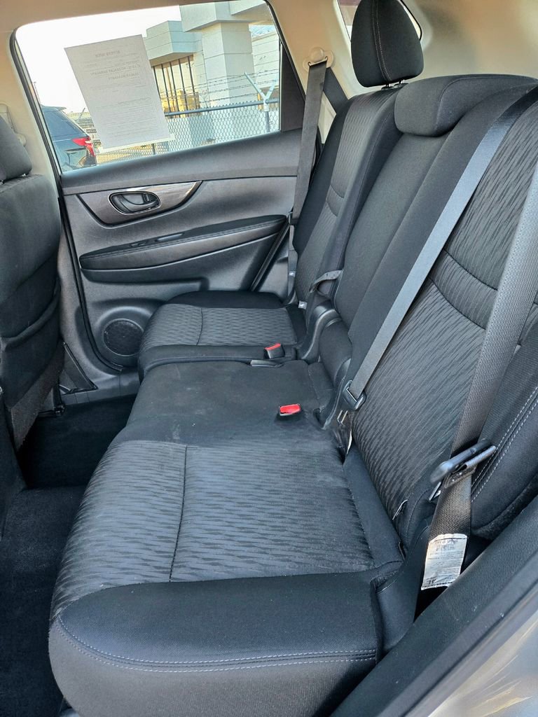 Used 2019 Nissan Rogue S image 33