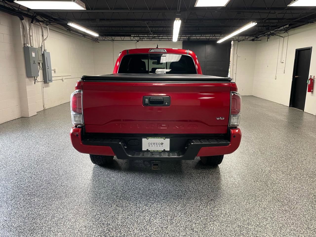 Used 2020 Toyota Tacoma TRD Sport w/ Technology Package AWD/4WD image 5