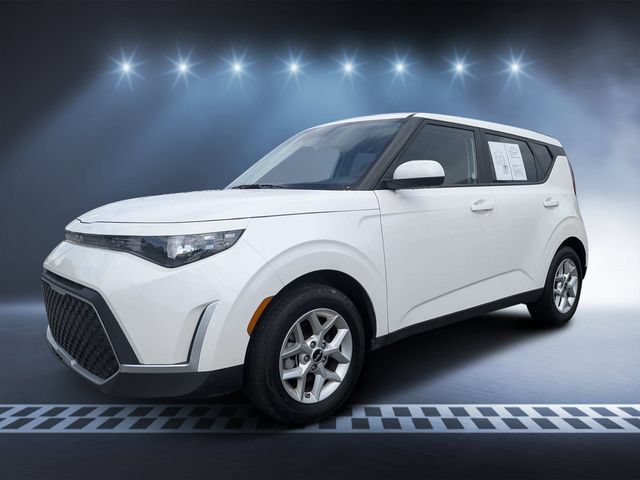 Used 2025 Kia Soul LX FWD image 7