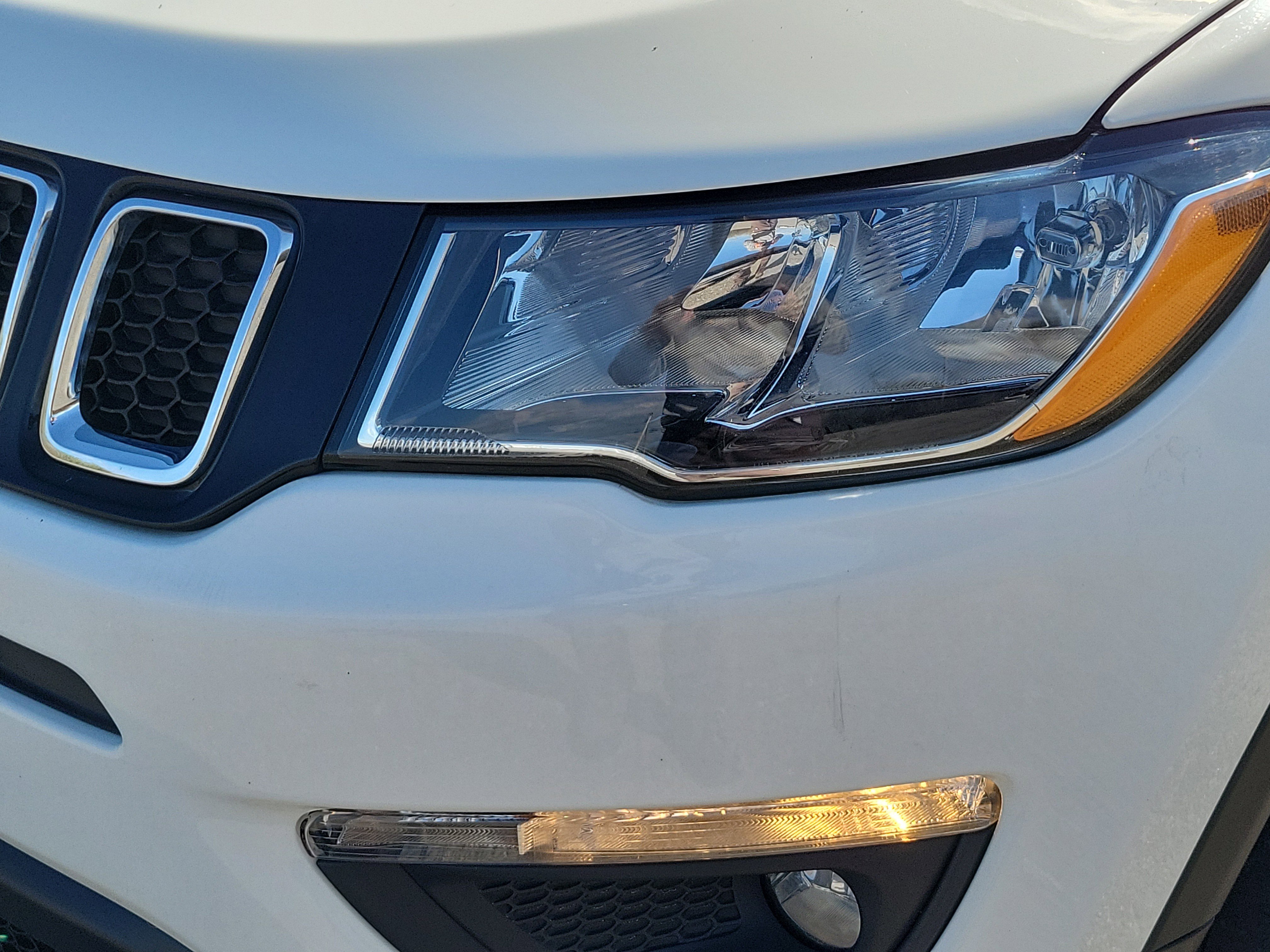 Used 2019 Jeep Compass Latitude w/ Popular Equipment Group AWD/4WD image 9