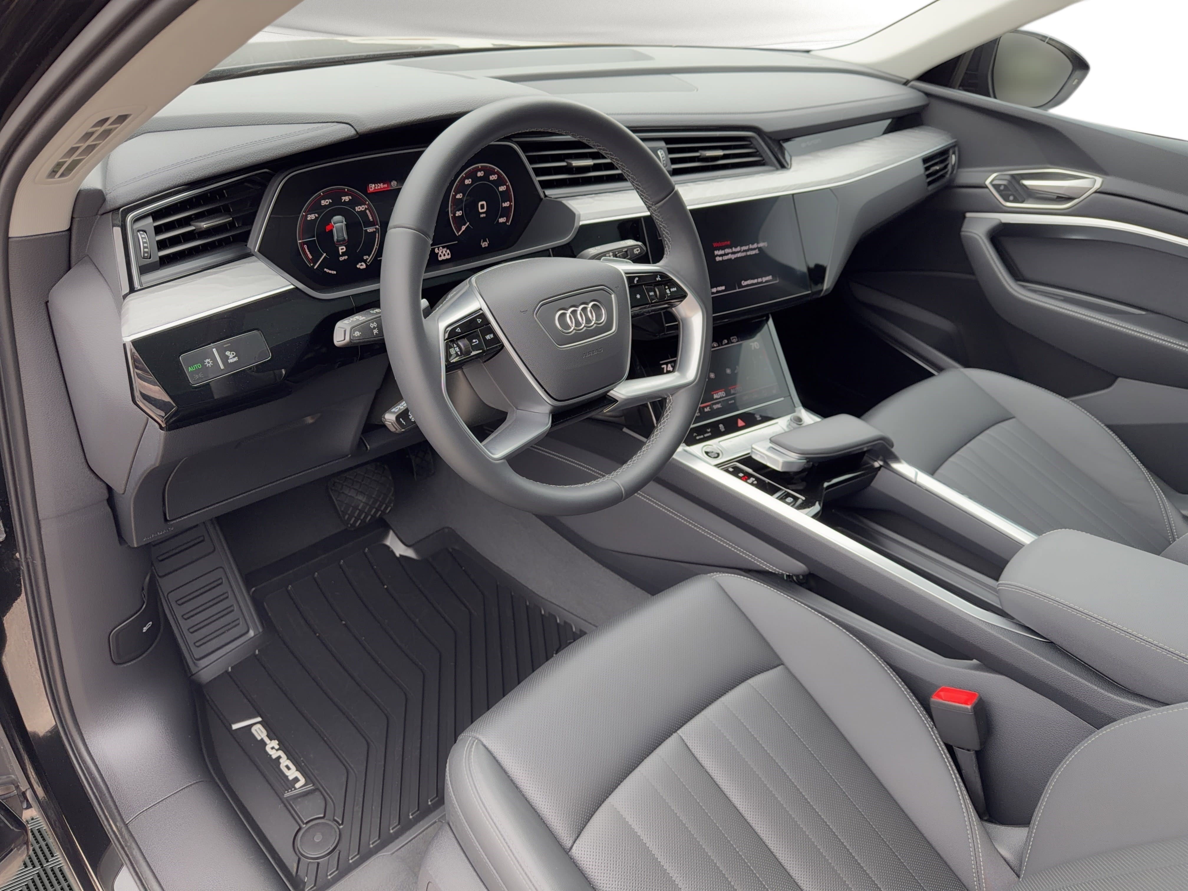 Used 2024 Audi Q8 e-tron Premium Plus w/ Premium Plus Package AWD/4WD image 4