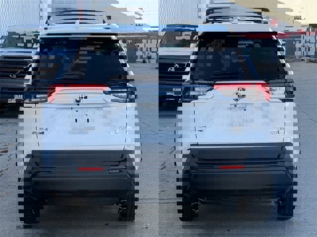 Used 2021 Toyota RAV4 XLE image 5