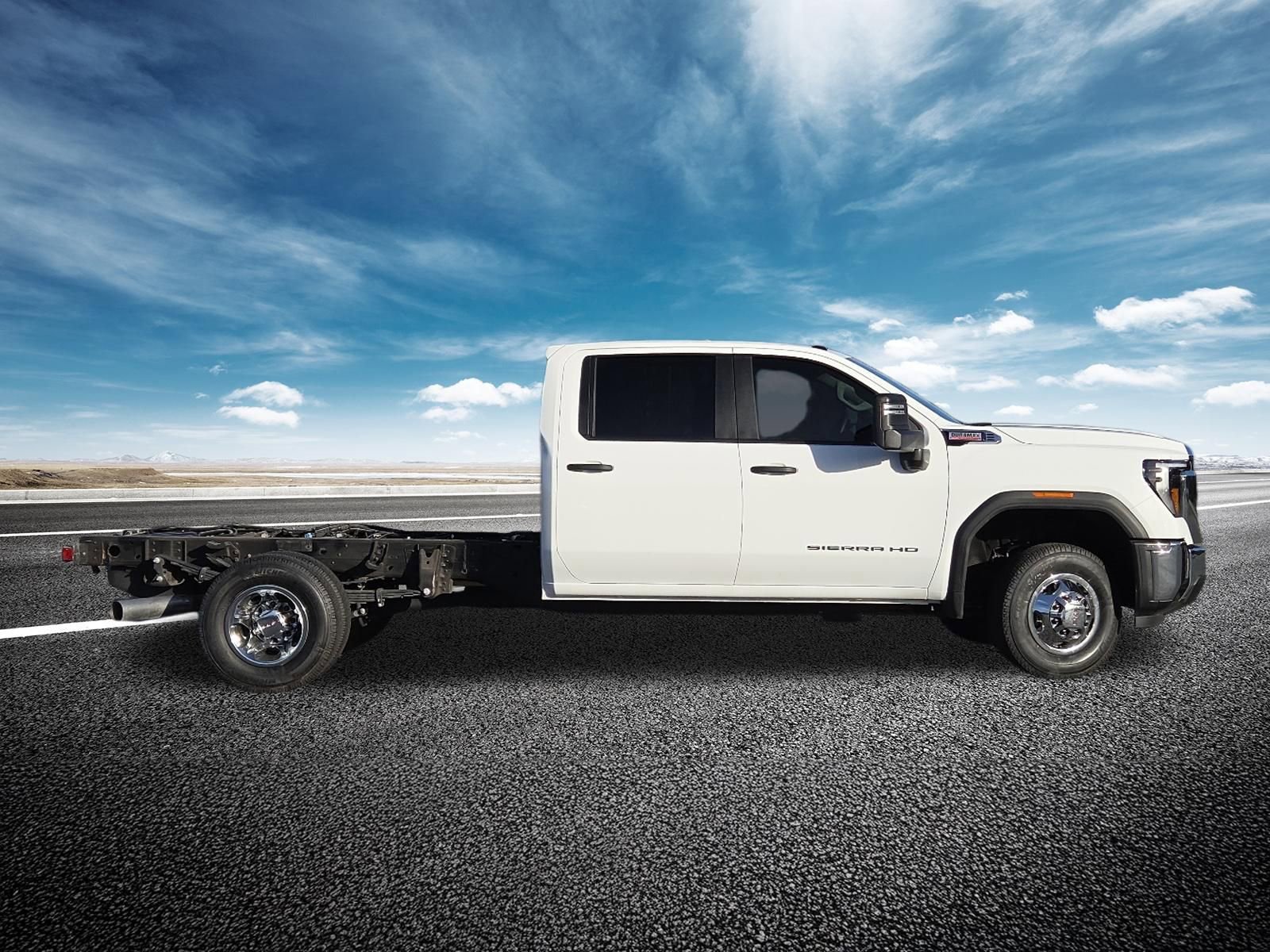 Used 2025 GMC Sierra 3500 Pro w/ Convenience Package image 22